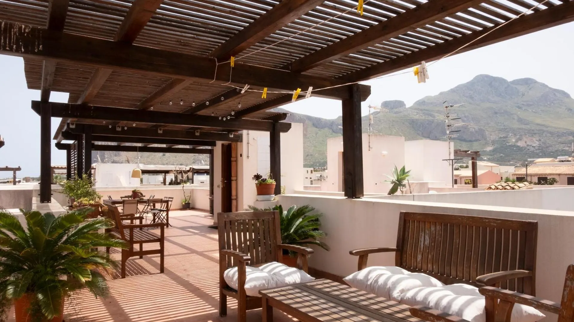 Casa Pachira Con Vista Mare contacts